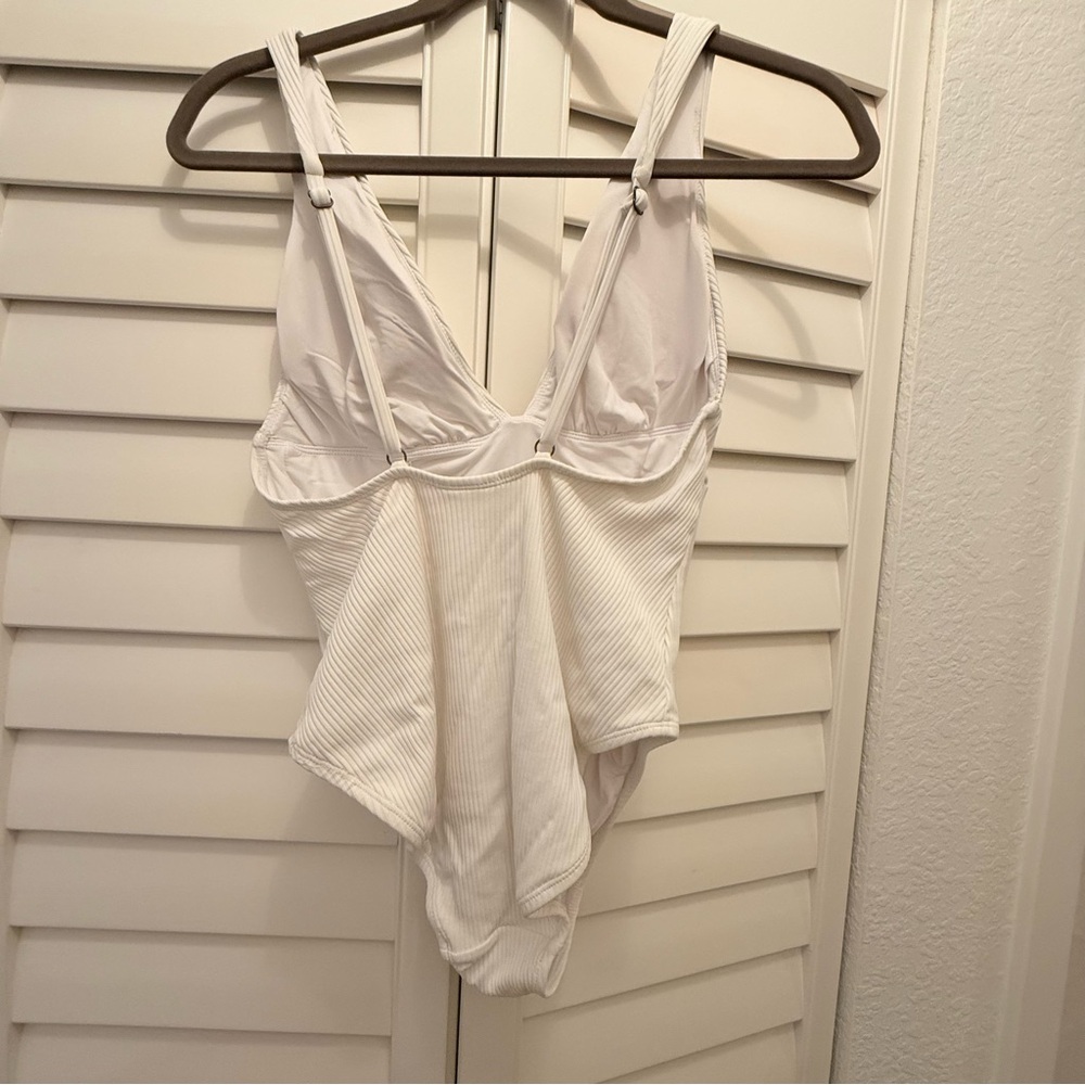 GUC Andie Sardinia ribbed one piece swimsuit tall medium - Picture 3 of 5
